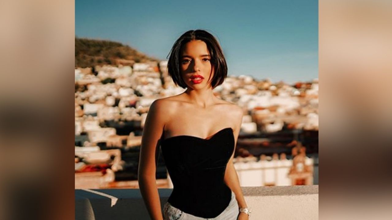 Al estilo de ‘Gatúbela’, Ángela Aguilar enciende Instagram en ajustado ‘outfit’ negro