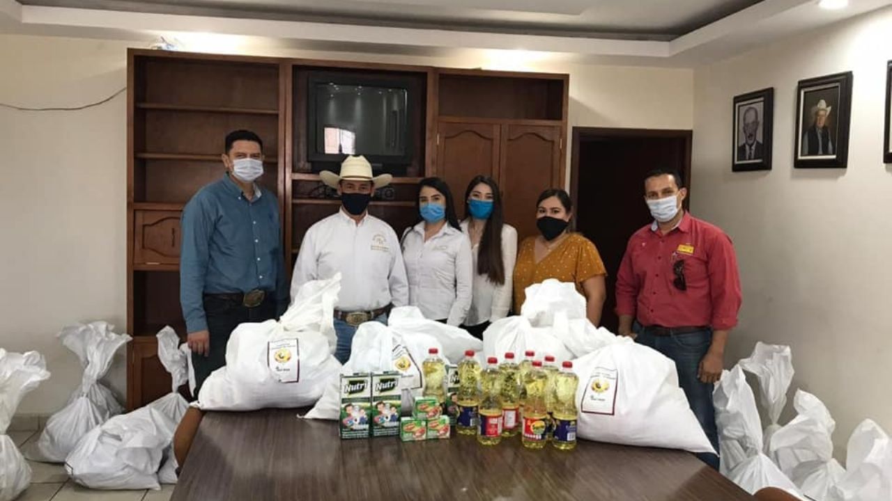 Unión Ganadera brinda despensas a productores del Valle del Yaqui