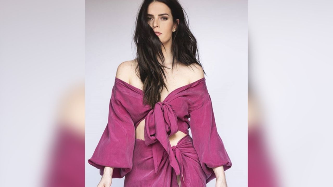 Claudia Álvarez, actriz de Televisa, conquista Instagram al lucir sus pecas con provocativo escote