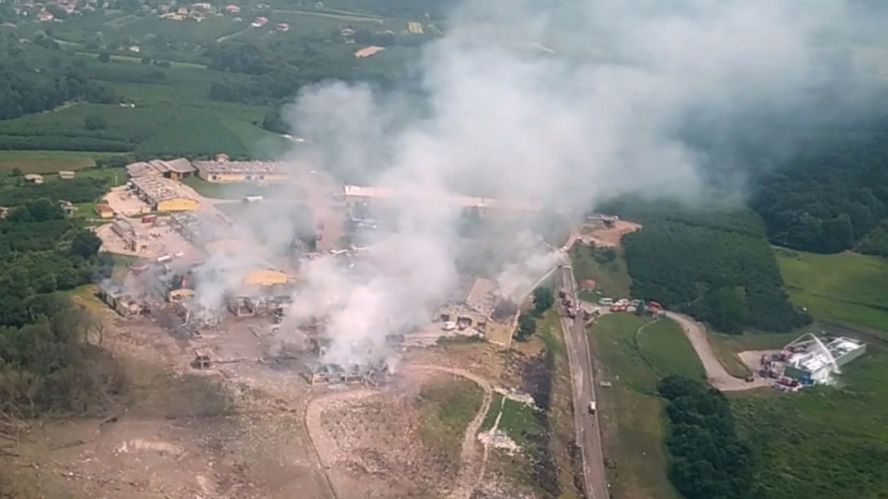 VIDEO: Explosión en fábrica de fuegos artificiales deja 4 muertos y 73 heridos en Turquía