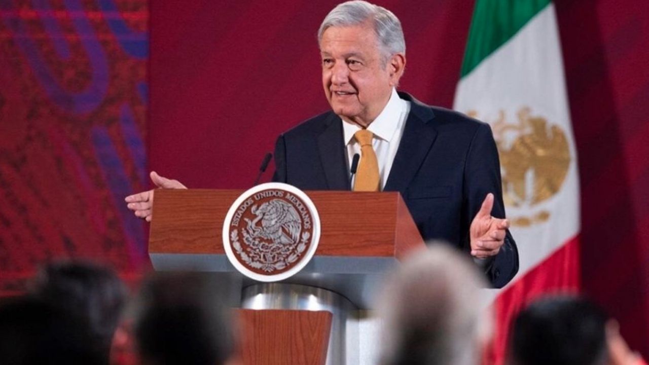 AMLO quiere cobrar 50 mil pesos a los que lo atacan para darles licencia: “Que cooperen”