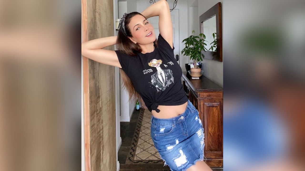 Patricia Manterola ‘alborota’ los sentidos en apretado vestido “rojo pasión”