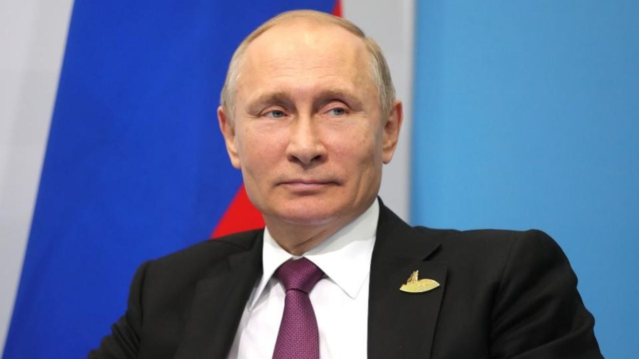 Putin y su burla a la embajada de EU en Moscú por bandera LGBT: “¿Quiénes trabajan ahí?”