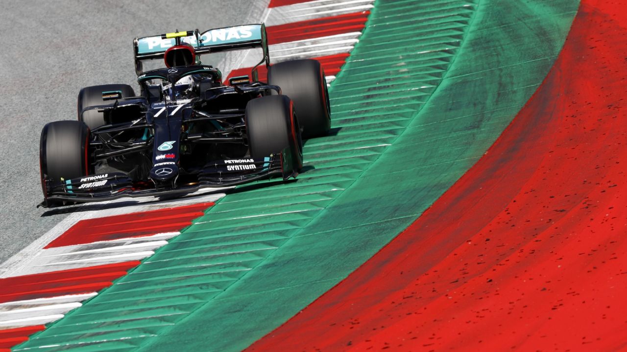 Valtteri Bottas gana la pole para GP de Austria en el regreso de la F1