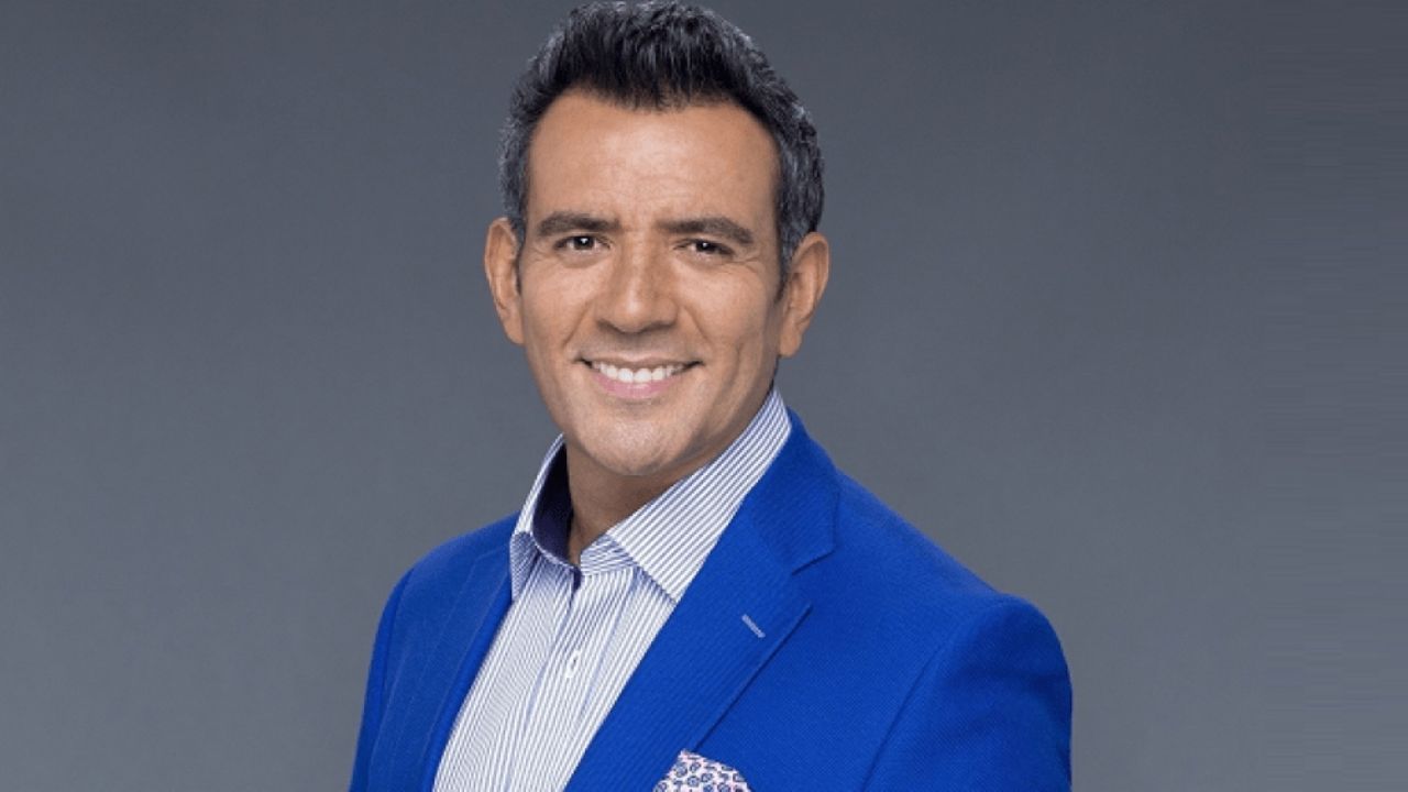 Tras llegar a Televisa, Héctor Sandarti disfruta de tierno momento: “Lo extrañaba”