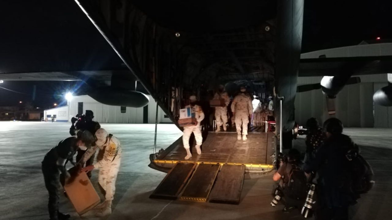 Avión de Fuerza Aérea arriba a Hermosillo con 2 toneladas de insumos médicos