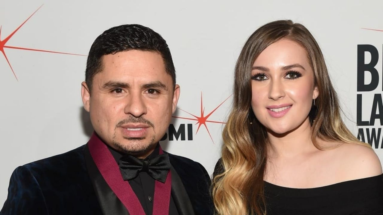 “Qué caderas”: Larry Hernández presume cinturita de avispa al probarse faja de Kenia Ontiveros