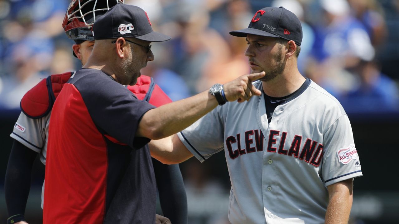 Francona, a favor de cambiar el nombre de Indios al equipo de Cleveland