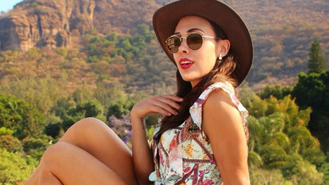 Macky González de ‘Guerreros 2020’ pasea a su perro con su bikini más chiquito