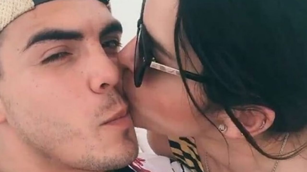 Desde el jacuzzi, la parejita de ‘Exatlón’, Casandra y Yomi posan abrazados en romántico viaje