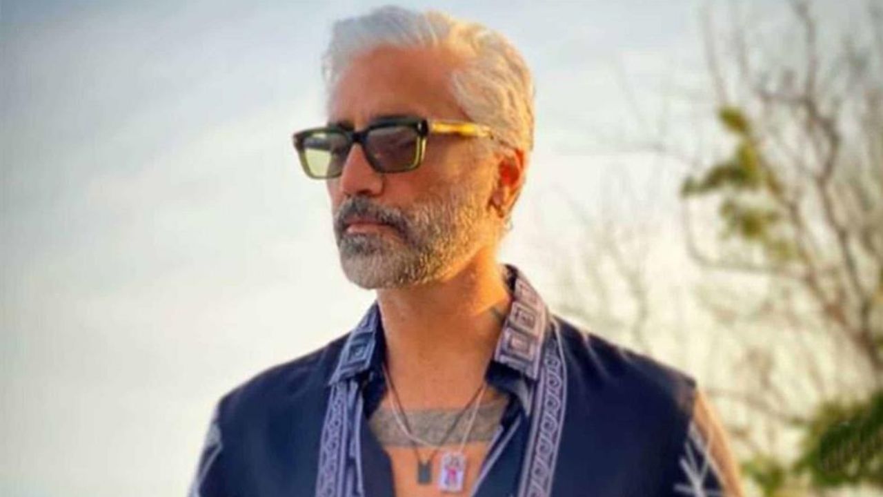 ¡Tiene cuadritos! ‘El Potrillo’ enloquece a sus seguidoras con increíble foto