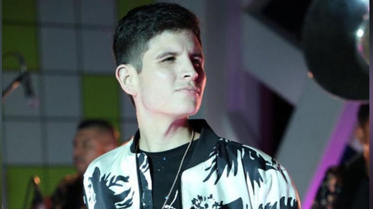 Famoso cantante del regional mexicano denuncia haber sido víctima de abuso de autoridad