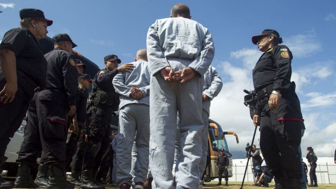 NL, en alerta por brote de Covid-19 en tres de sus principales penales