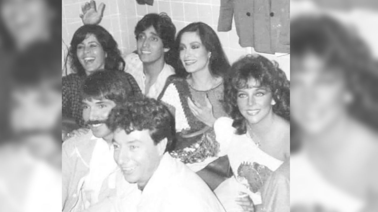 ¿Los recuerdas? Nostálgica foto de famosos cantantes y actrices en sus inicios se vuelve viral