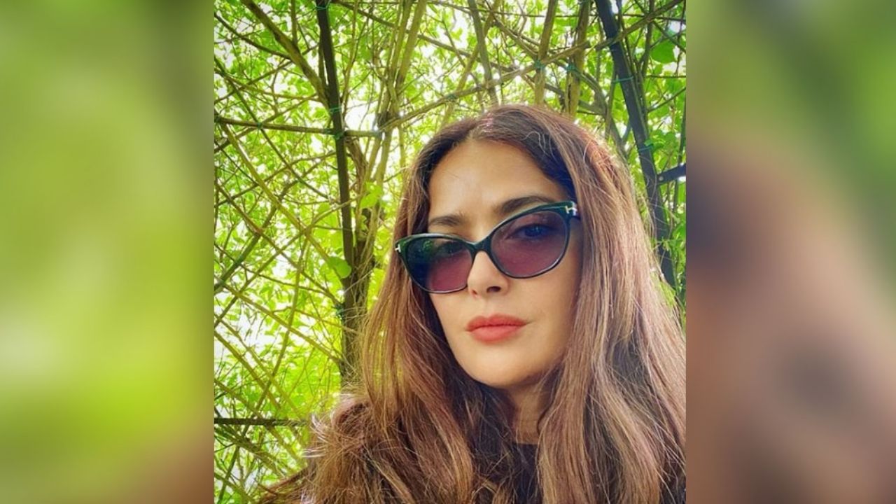 Salma Hayek aterroriza a seguidores al mostrarse despeinada y sin maquillaje