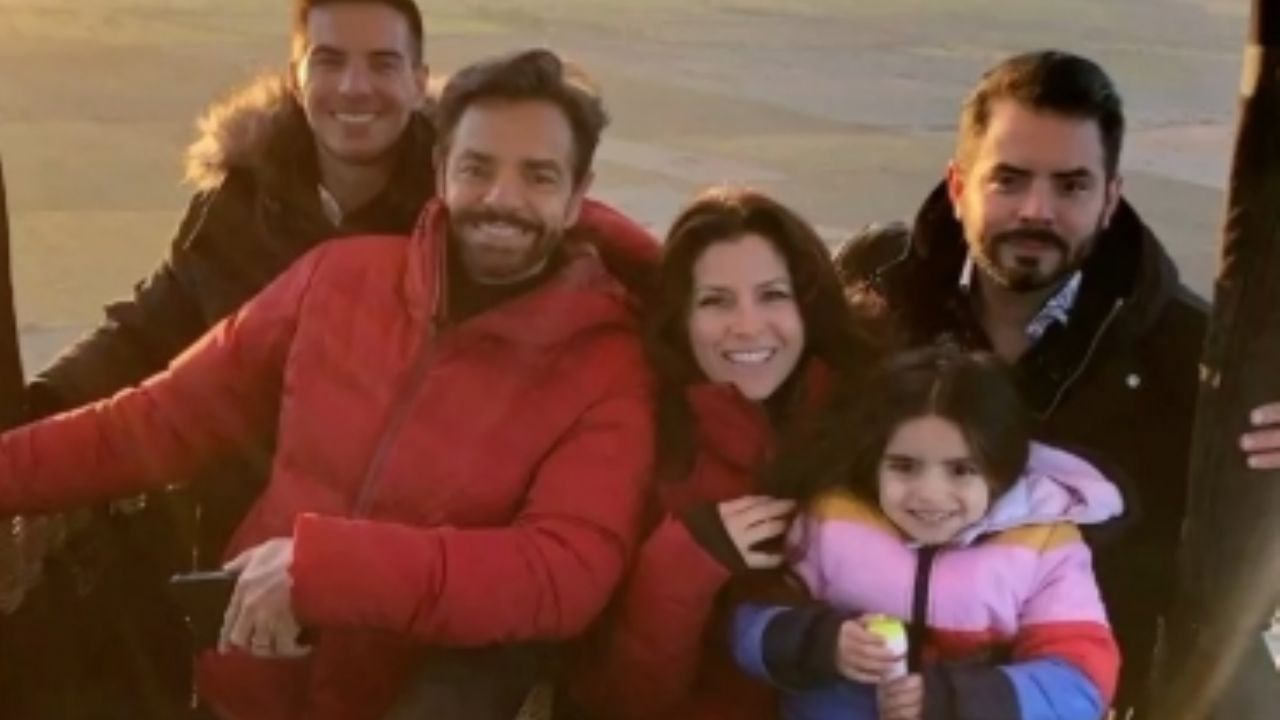 Los hermanos Derbez y cómo supieron que Alessandra sería la indicada para su “noviero” papá