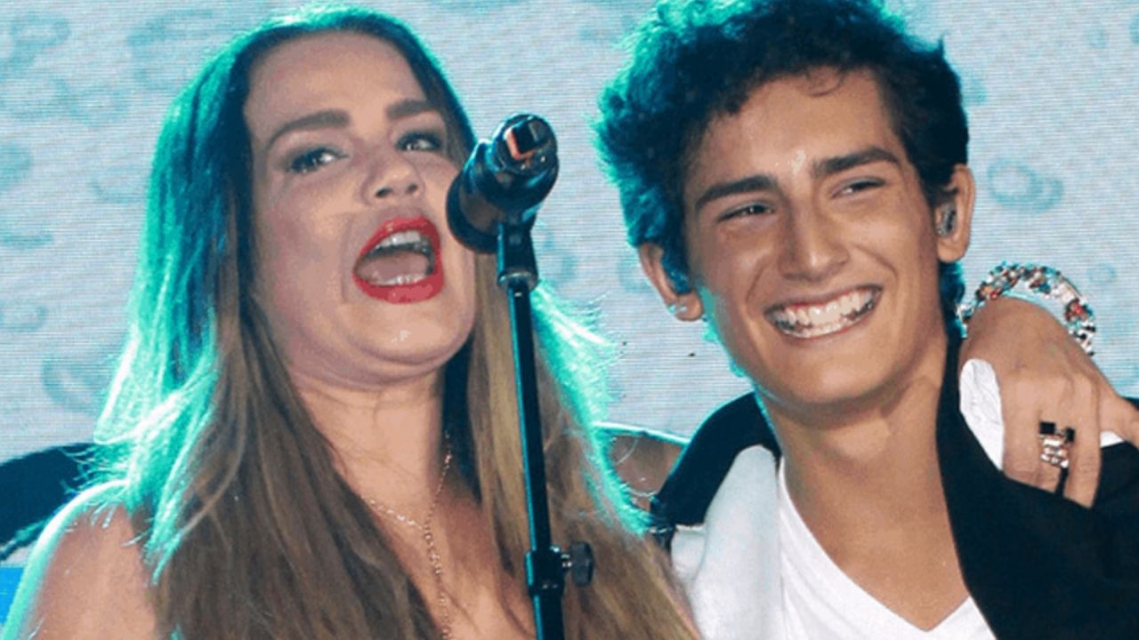 VIDEO: Niurka Marcos presume bella serenata que su hijo Emilio le hizo