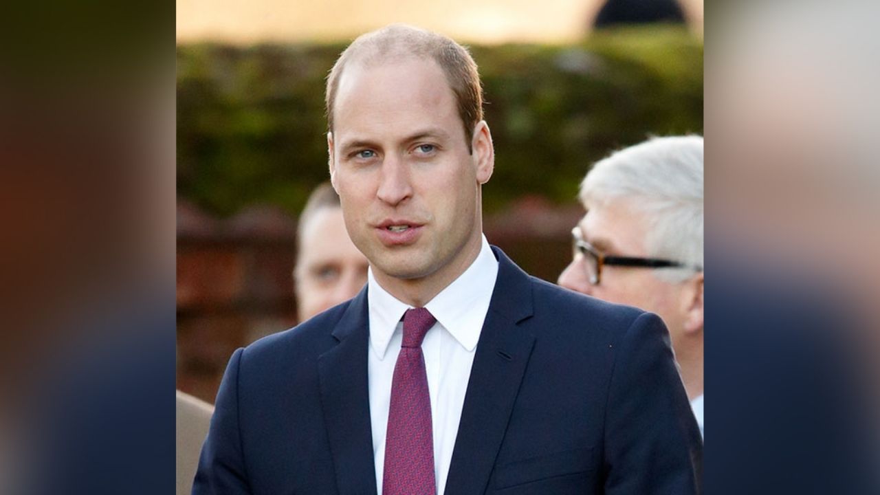 ‘Bomba’ real: William es captado al ingerir una copa de licor en pleno medio día