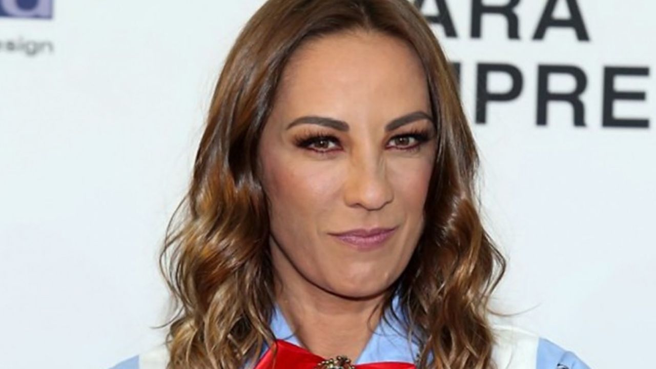 VIDEO: Consuelo Duval presume lo despampanante que lucía a los 17 años