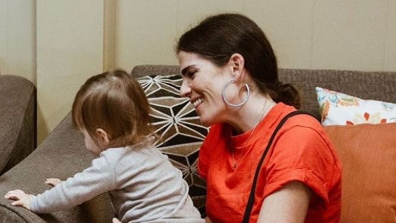 Karla Souza pone un alto a las críticas y explica por qué cubre el rostro de su hija en fotos