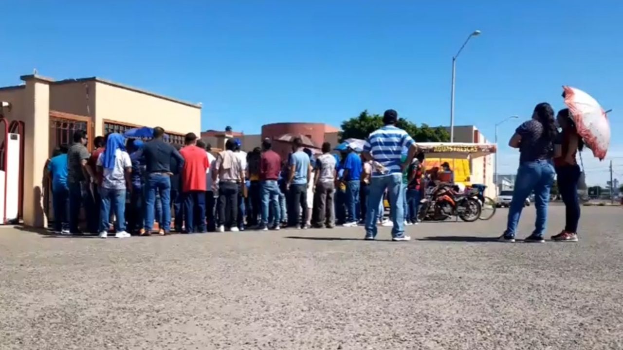 Trabajadores de maquiladora en Ciudad Obregón se manifiestan; piden trabajar