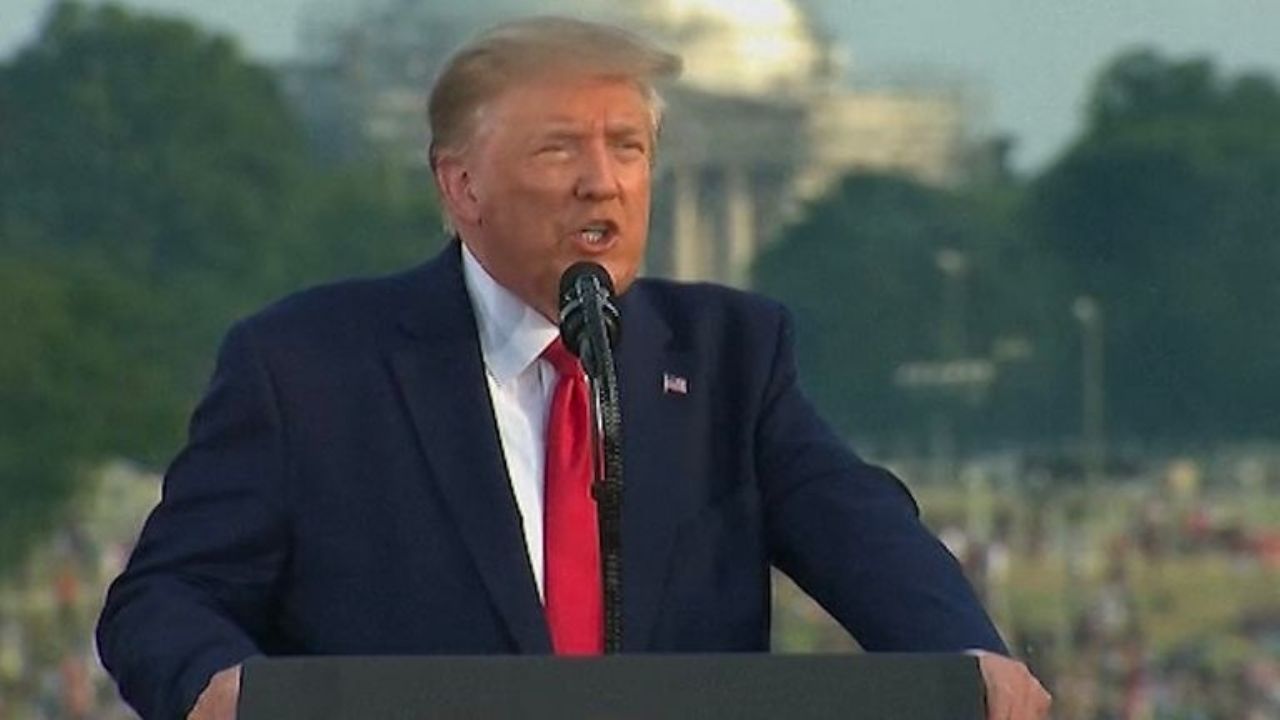 Donald Trump señala que sufre un “enjuiciamiento político” y llama corrupto a Obama