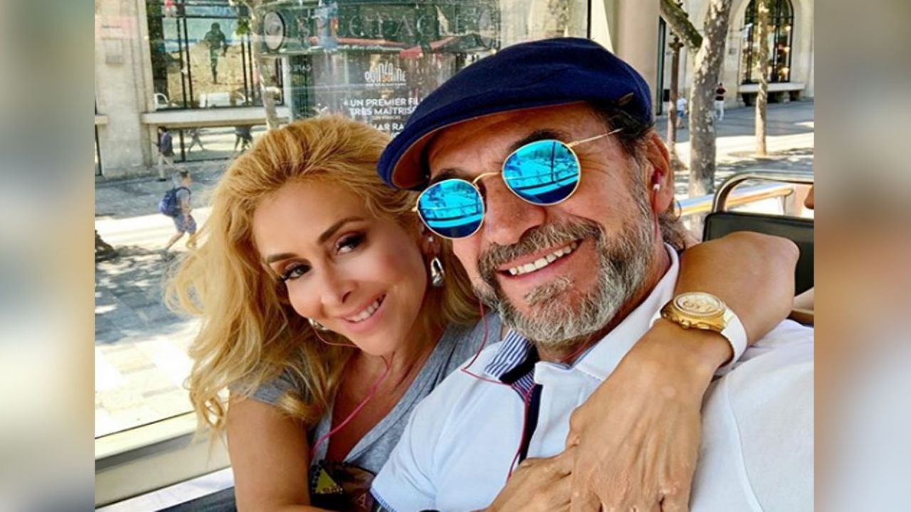 ‘El Buki’ posa junto a su amada esposa “para calmar las aguas” ante la controversia