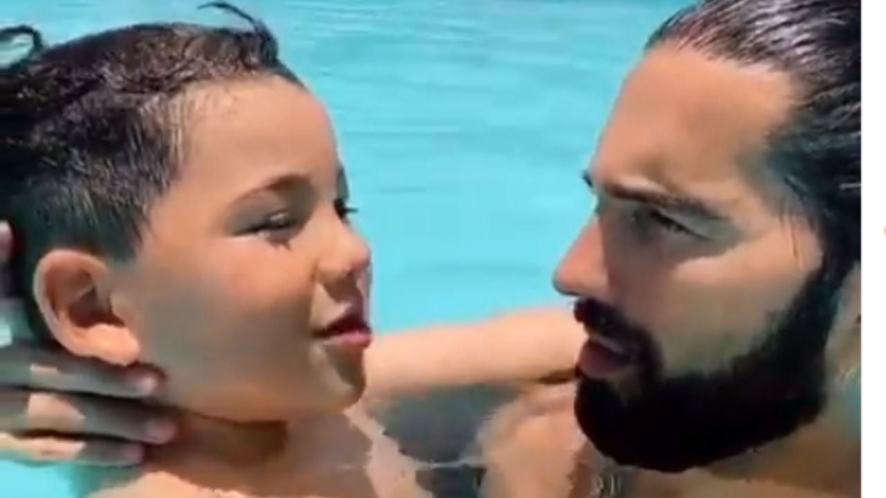 Poncho de Nigris obliga a su hijo a respirar bajo el agua para TikTok y todos ‘estallan’: “Qué enfermo”