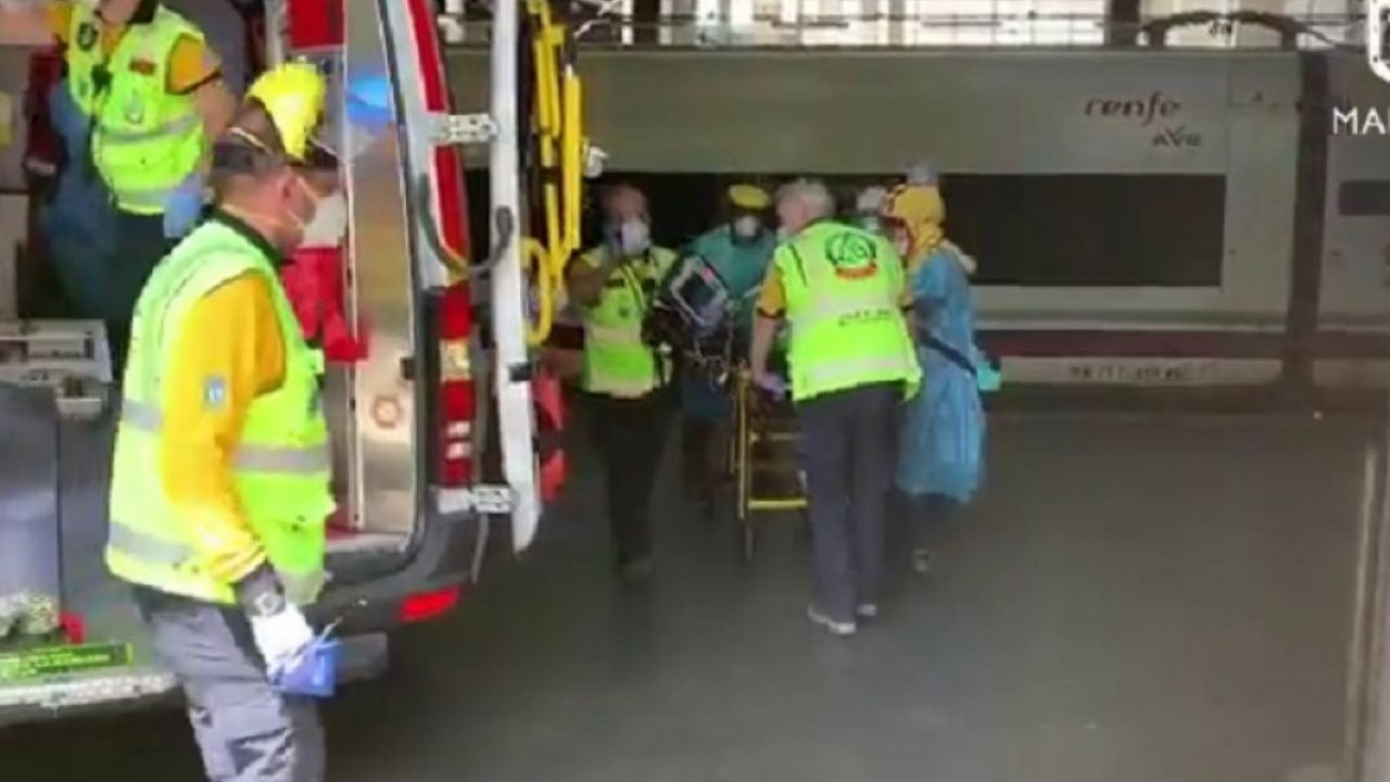 Hombre sufre graves quemaduras al electrocutarse en una estación de trenes en Madrid