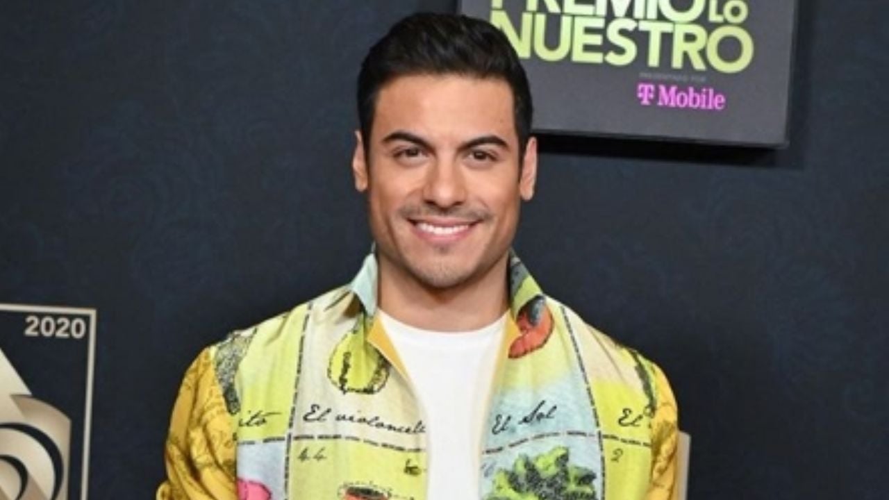 ¿Y Cynthia Rodríguez? Carlos Rivera se olvida de su novia y se ‘desvive’ en halagos por otra mujer