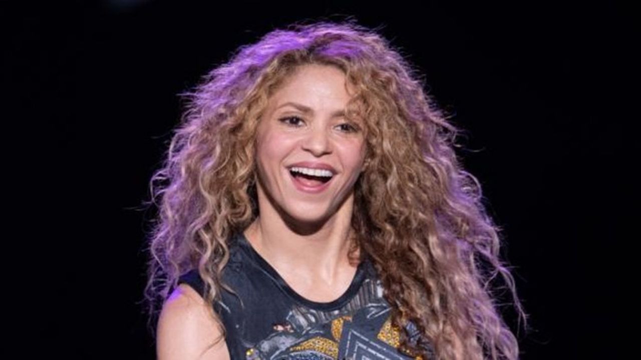 “Cantas como borrego viejo”: critican a Shakira por cantar en redes sociales