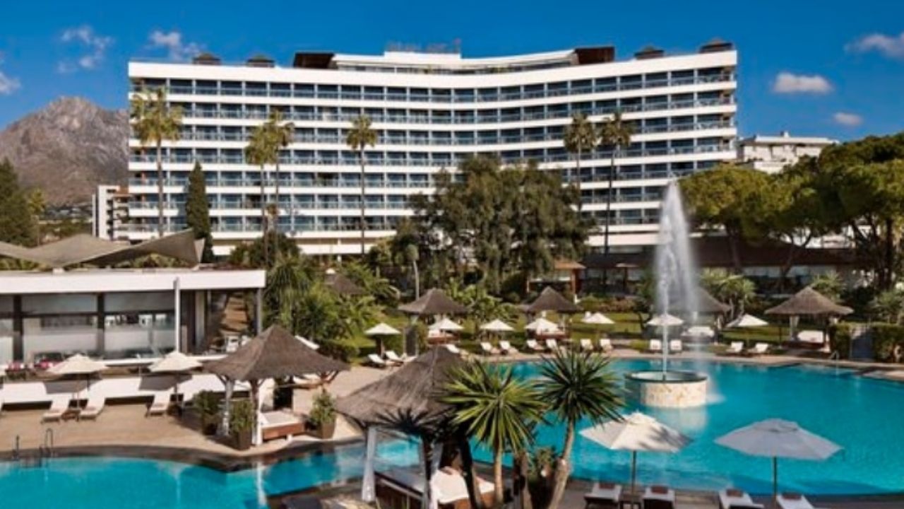 España: Mueren dos hombres luego de que uno le cayera a otro desde un balcón