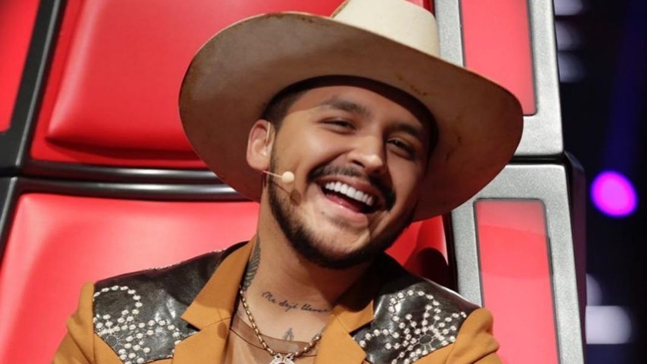 Christian Nodal lanza su nuevo tema musical ‘Aquí abajo’ y roba más de un suspiro