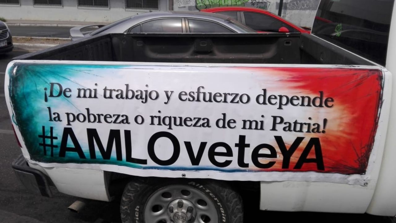 Manifestantes protestan en la cuarta caravana Anti-AMLO en Hermosillo