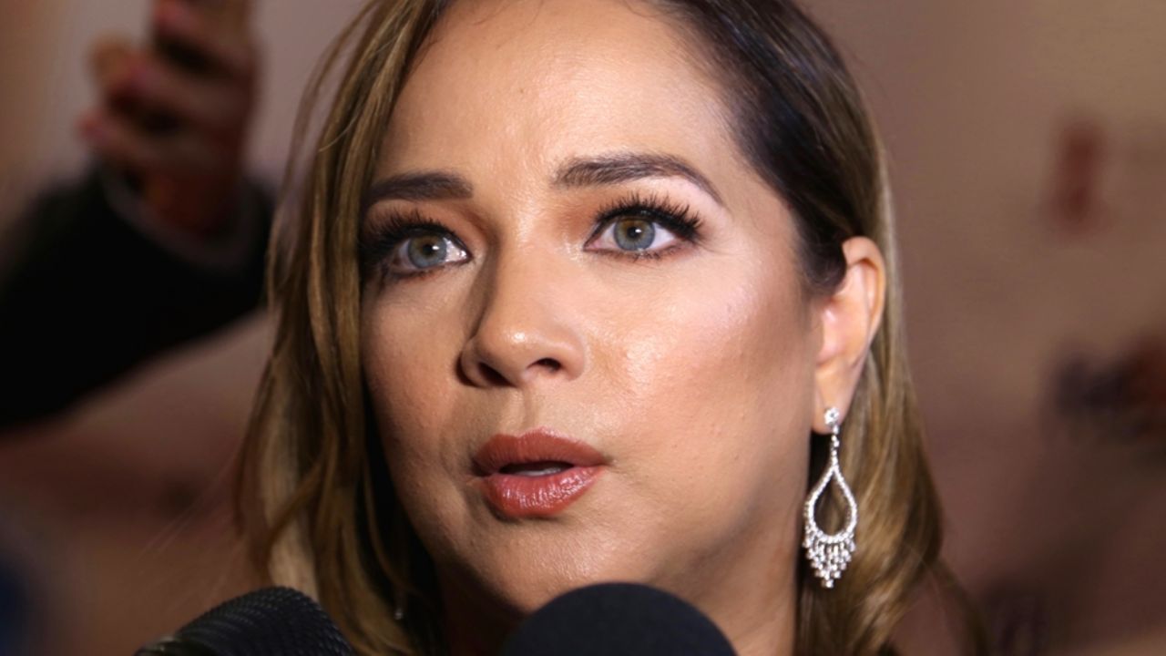 Usuarios de Instagram ridiculizan a Adamari López por sus “horrendos” atuendos