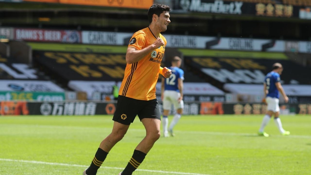 Jiménez comanda la victoria del Wolverhampton en contra del Everton