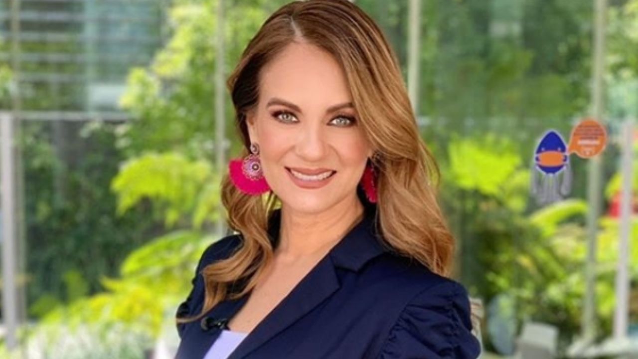 Conductora de ‘VLA’ responde a quienes la llaman ridícula y acusan de hacer brujería en TV Azteca