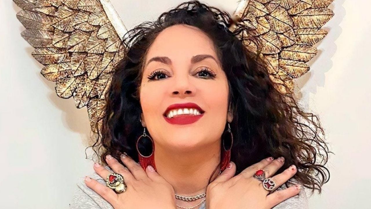 VIDEO: Desde la piscina, Tatiana impresiona con sus habilidades de natación