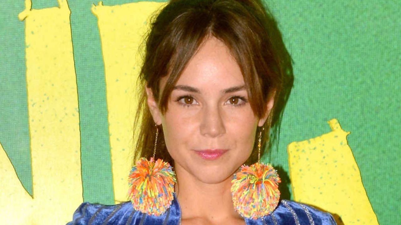 Camila Sodi aprovecha el calor del verano y se va de vacaciones a la playa