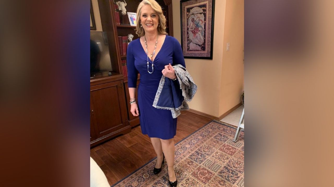 Captan en coche a Érika Buenfil durante una cita con famoso galán de Televisa