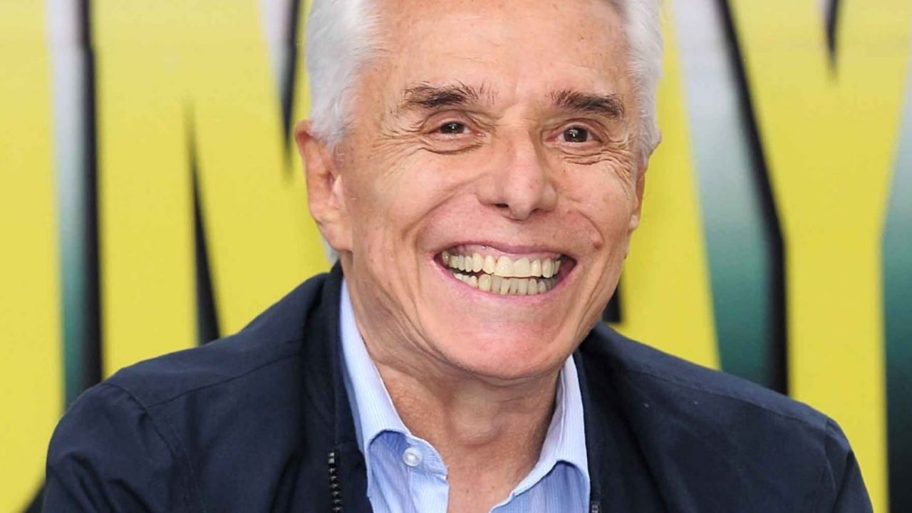 Enrique Guzmán se olvida de conflictos con Frida Sofía y anuncia concierto en línea