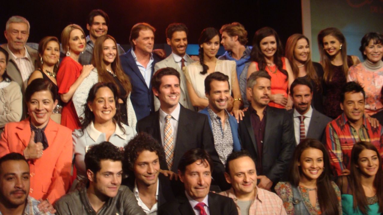 Tras 53 años, actor de Televisa revela cómo su papá reconoció a su media hermana