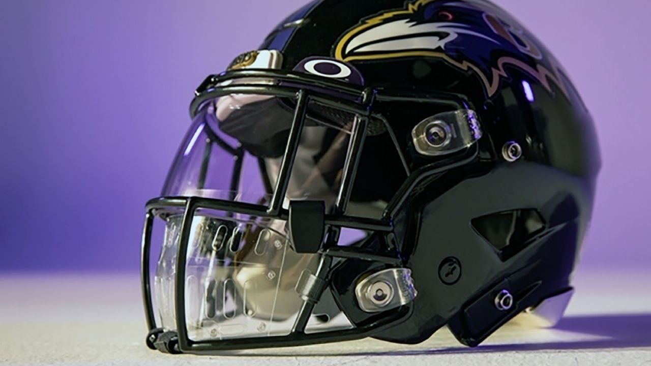 La NFL y Oakley diseñan careta protectora contra el coronavirus