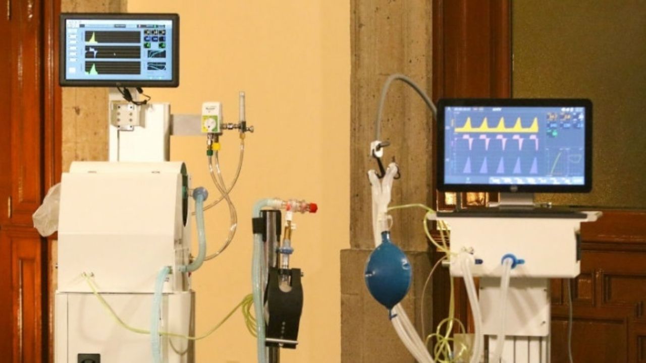 AMLO y Conacyt presentan ventiladores hechos por expertos mexicanos