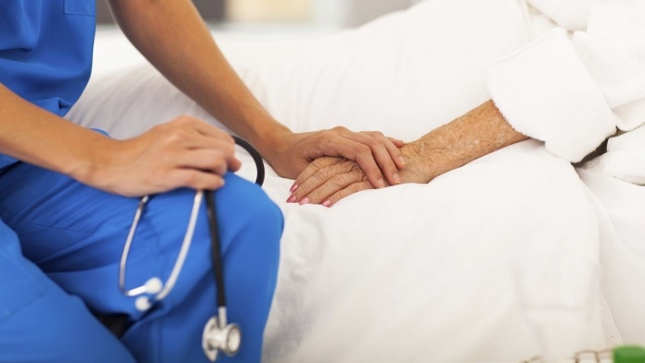 CDC: Estos son los cuatro nuevos síntomas de coronavirus que afectan a pacientes