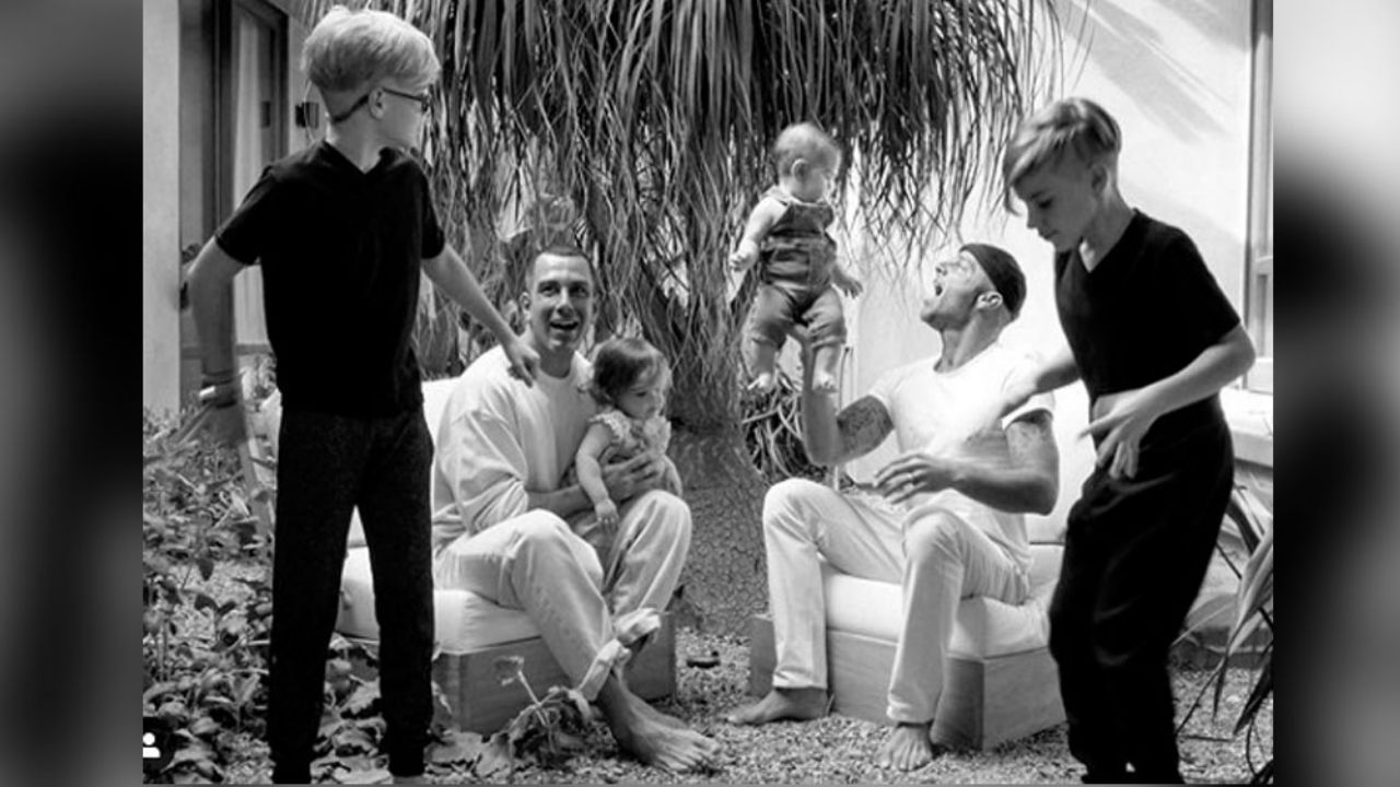 Ricky Martin hace estallar las redes al posar con su hijo ¡y parecer hermanos!