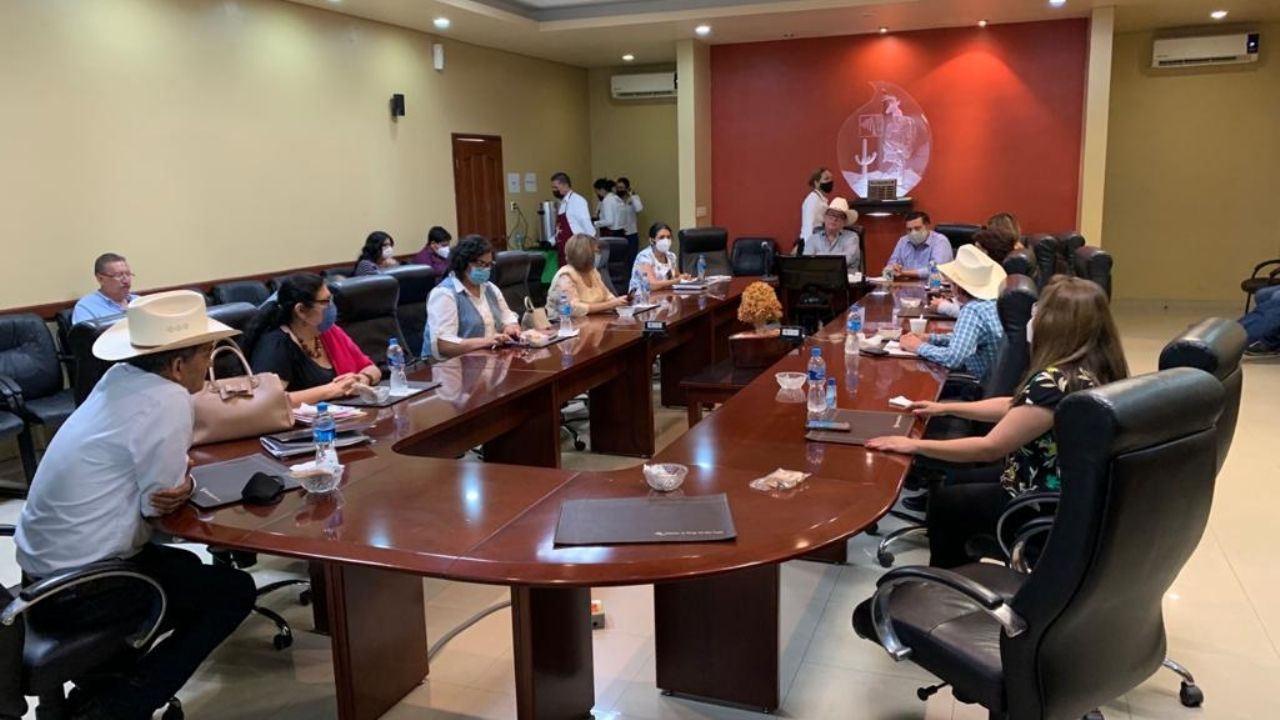 Distrito de Riego se reúne con diputados de Morena para analizar la “inviabilidad” del Acuaférico