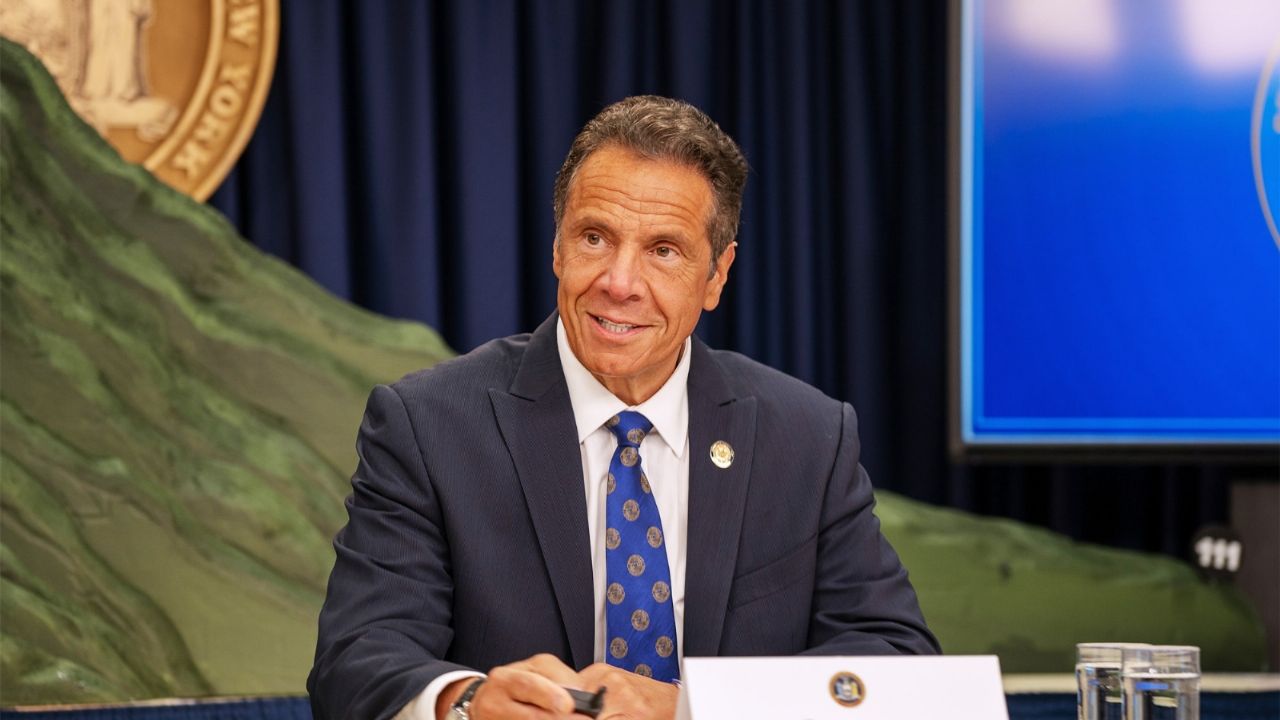 Cuomo enciende las alarmas en Nueva York por el Covid-19; van 25 mil muertos