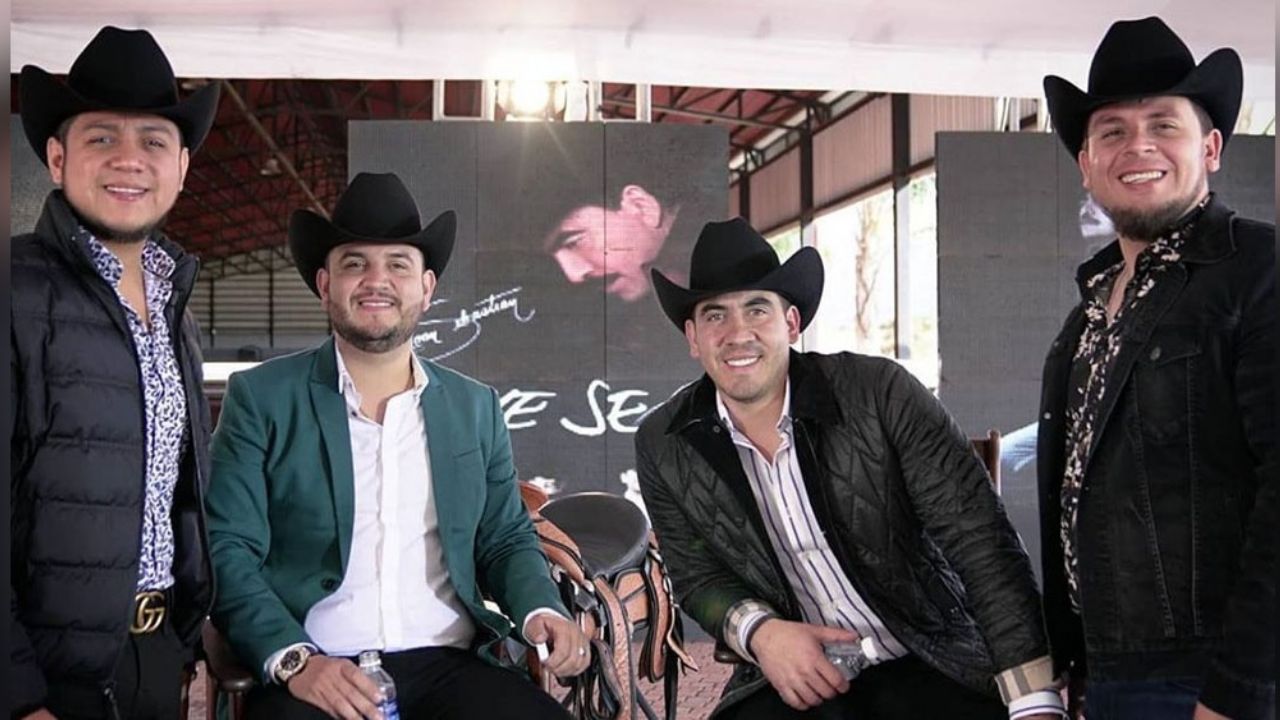 Vocalista de Calibre 50 demuestra total respeto y admiración a Joan Sebastian