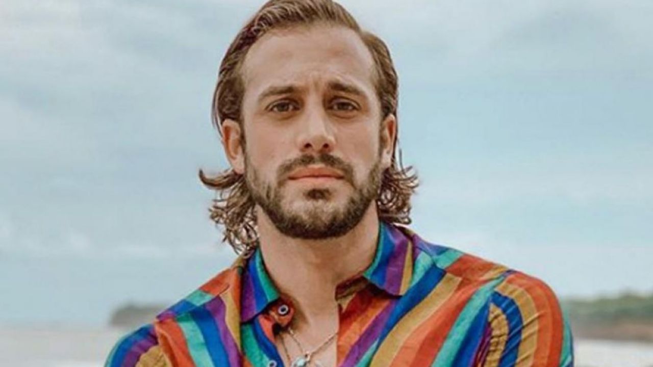 Romance en Televisa: Filtran video de conductor de ‘Hoy’ al dar tierno beso ¡a su novio!